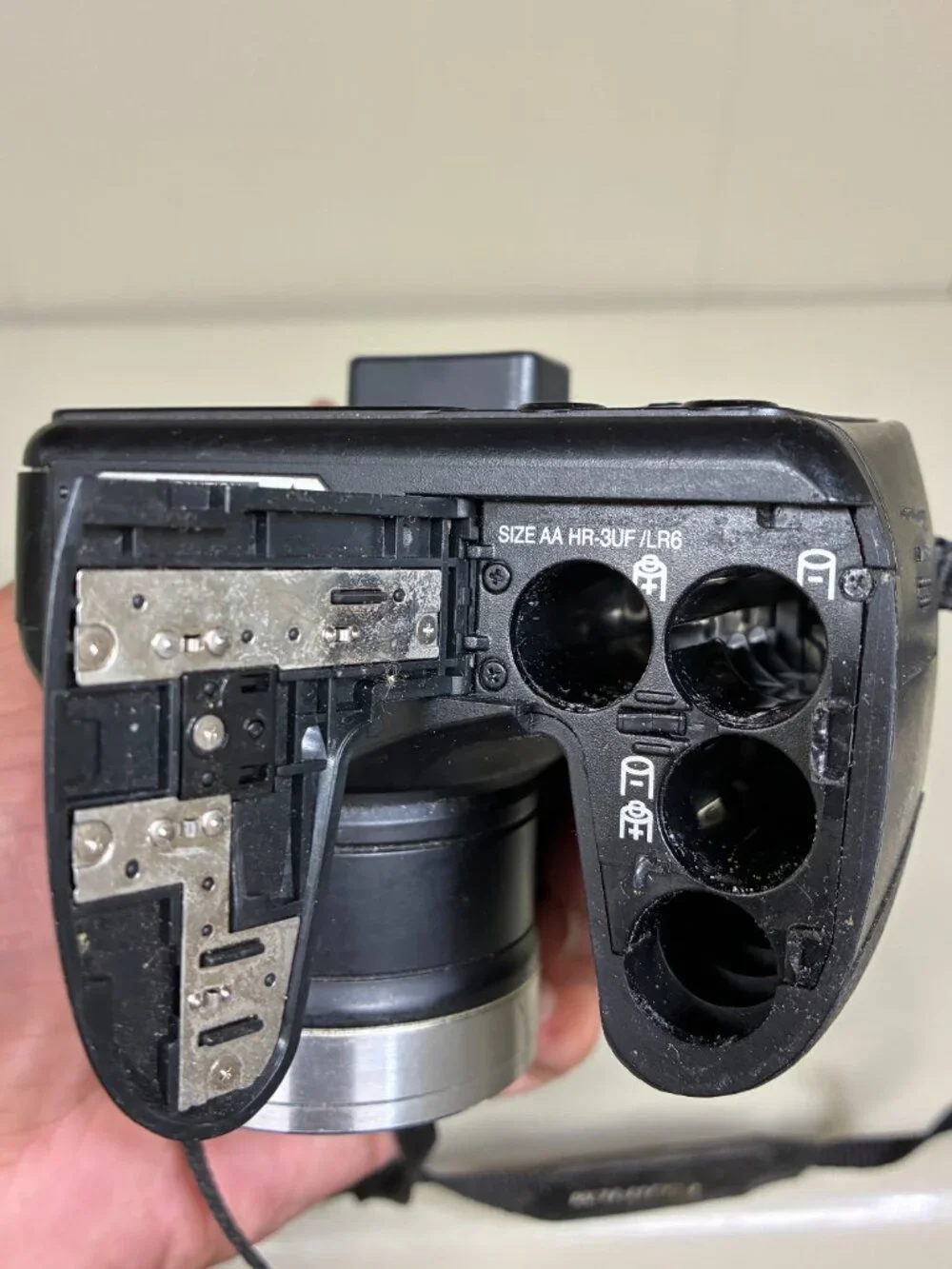 Fujifilm FinePix S Series S700 7.1 MP Digital Camera For Parts & Or Repair